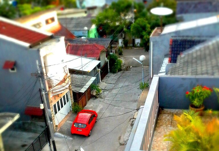 small-car-386589_1280